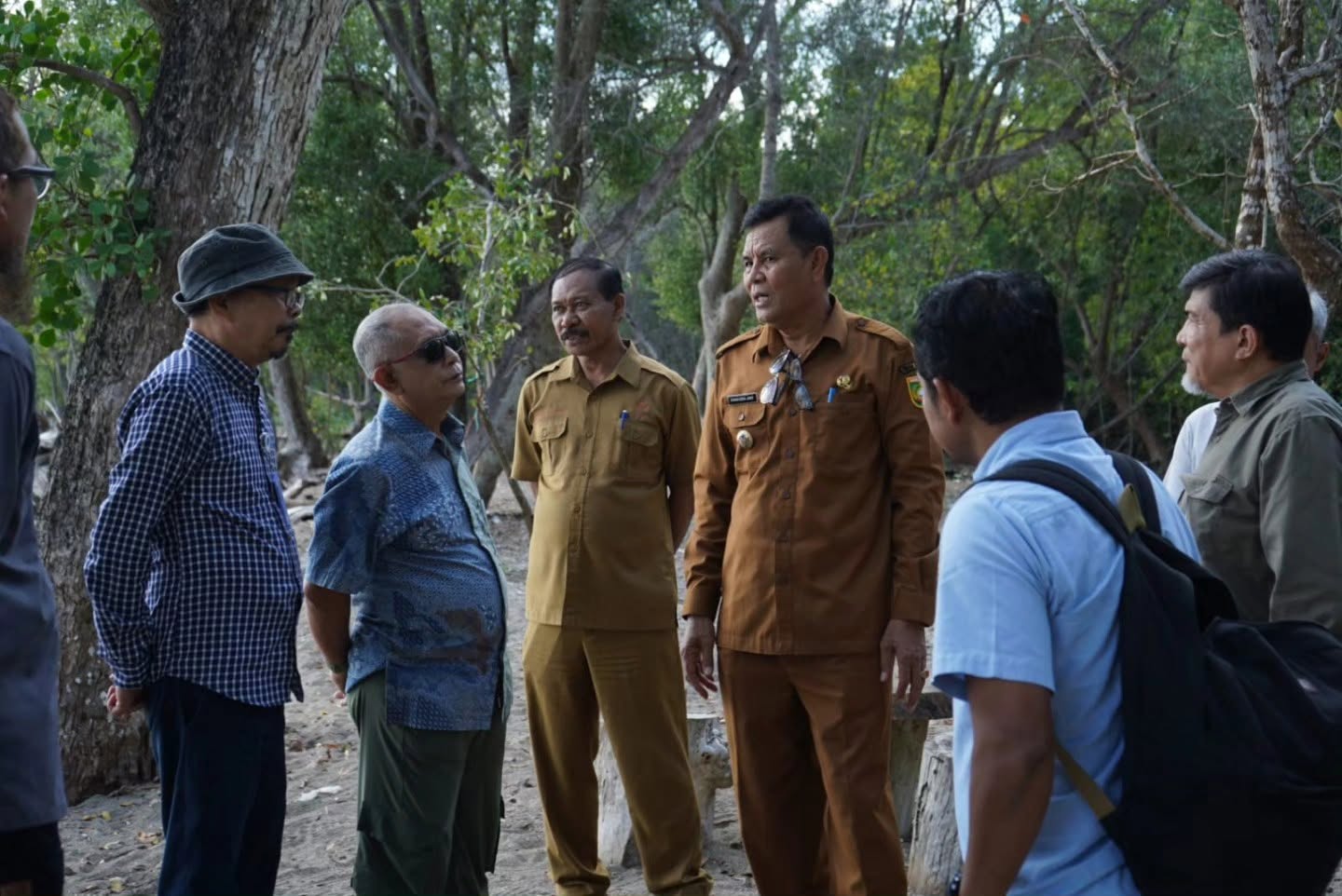 Bupati Sumbawa Dampingi Kunjungan Kementerian LH RI, Perkuat Komitmen Pelestarian Mangrove untuk Masa Depan Sumbawa