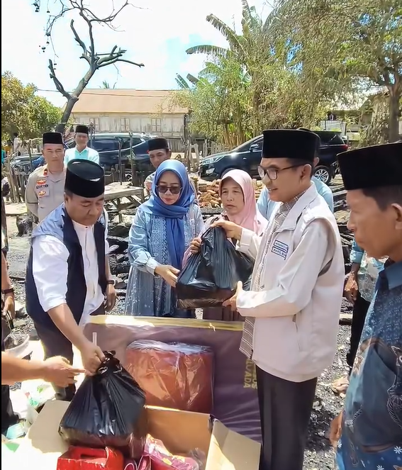 Wakil Bupati Sumbawa Tinjau Lokasi Kebakaran di Pamunga, Salurkan Bantuan bagi Korban