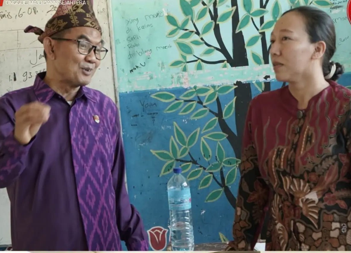 Wakil Bupati Sumbawa Tinjau SDN Kanar, Instruksikan Percepatan Pengadaan Meja dan Kursi Belajar