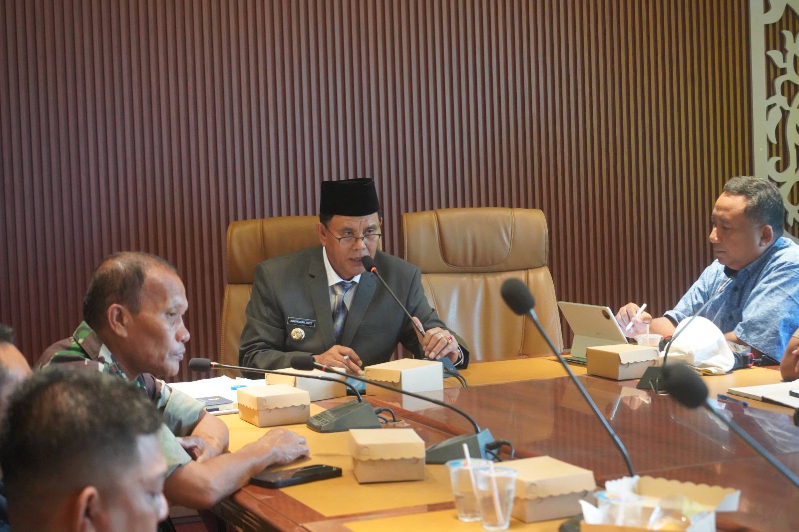 BUPATI SUMBAWA HADIRI PERTEMUAN DENGAN PT ESA SAMPOERNA BAHAS RENCANA POLA KEMITRAAN DENGAN PETANI DAN MASYARAKAT 10.10.25