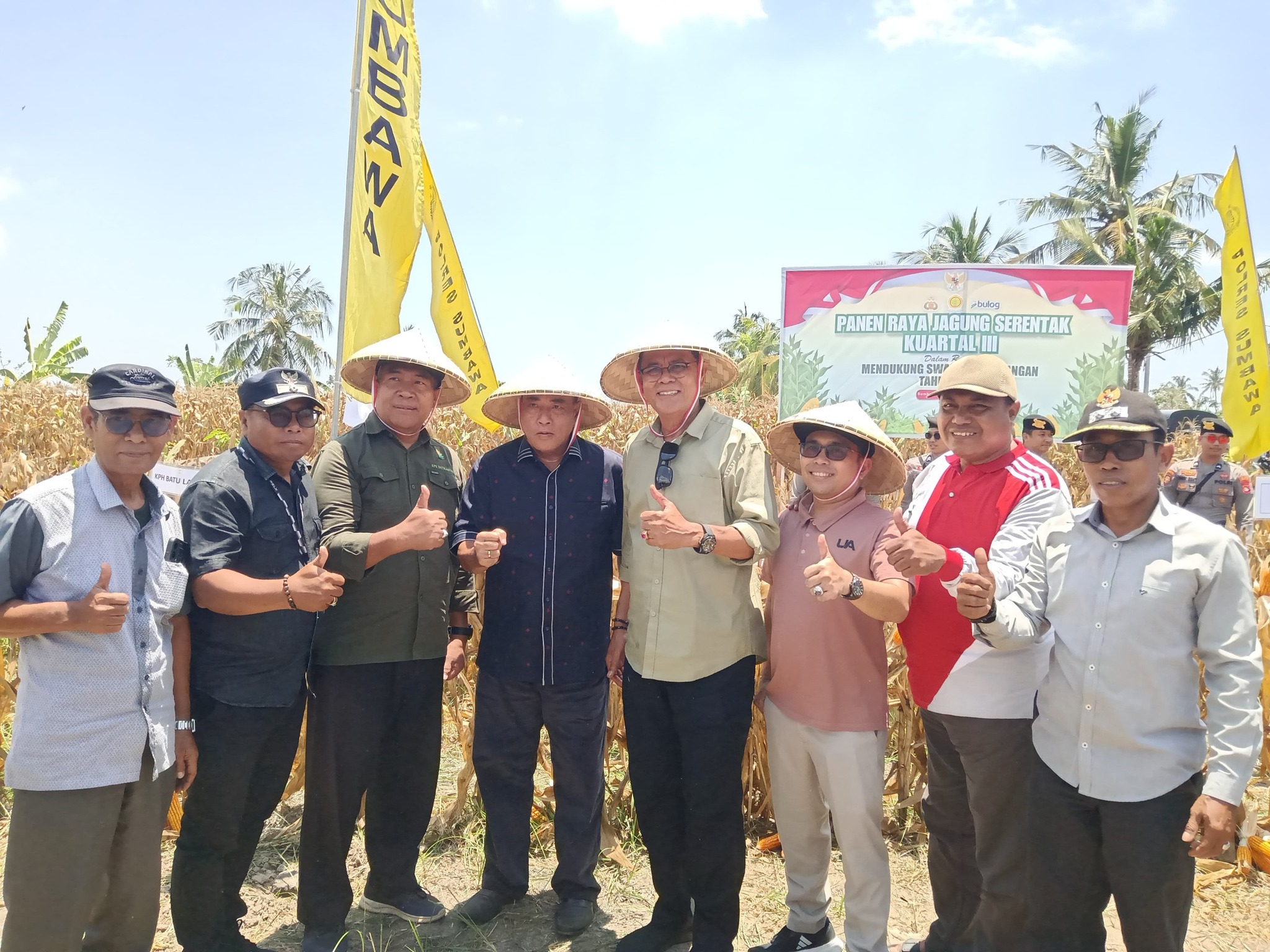 Bupati Panen Raya Jagung di Moyo utara