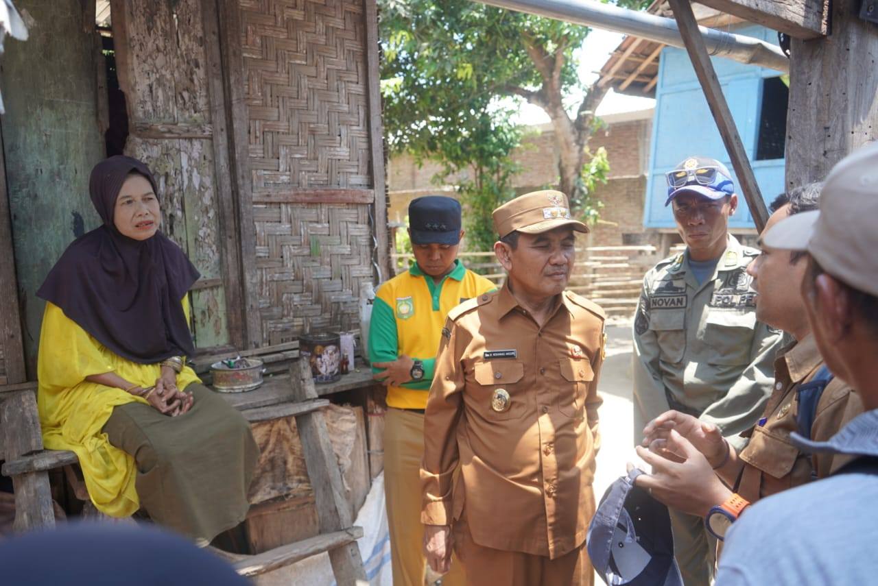 Wabup Sumbawa Kunjungi Rumah Warga
